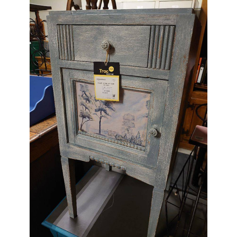 CHEVET APTINE ET PEINT TON BLEU