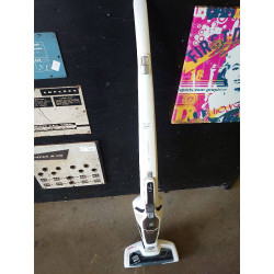 ASPIRATEUR BALAI AEG + ACCES