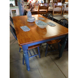 TABLE + 4 CHAISES