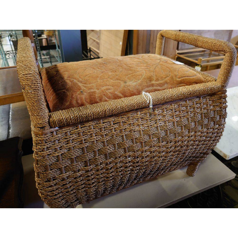 POUF COFFRE COUSETTE