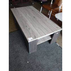 TABLE BASSE MODERNE EN L ETAT