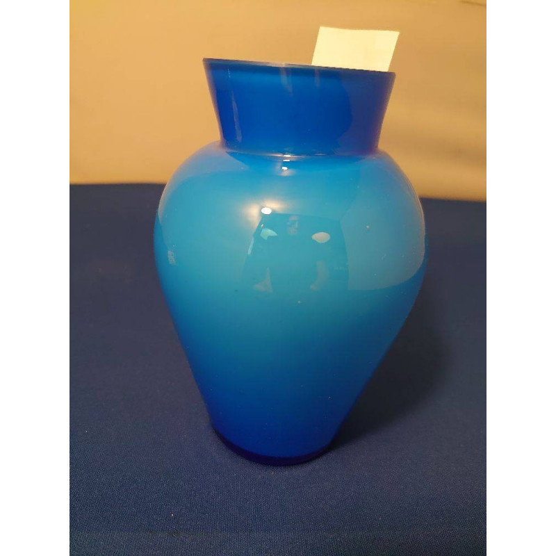 VASE OPALINE BLEU