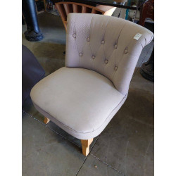 FAUTEUIL CAPITONÉ  EN L ETAT