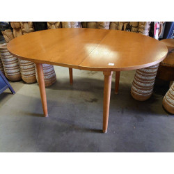 TABLE RONDE OVALE 135X105CM