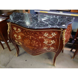 COMMODE MARQUETEE STYLE...