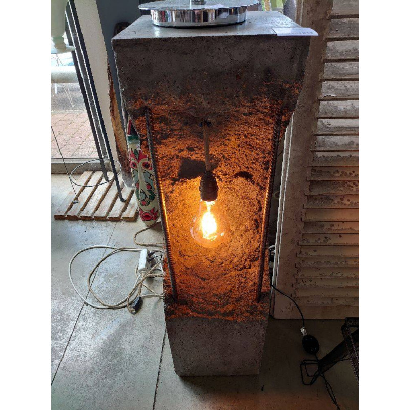 LAMPE DECO ARTISANALE BETON VERNI 30X30X110CM