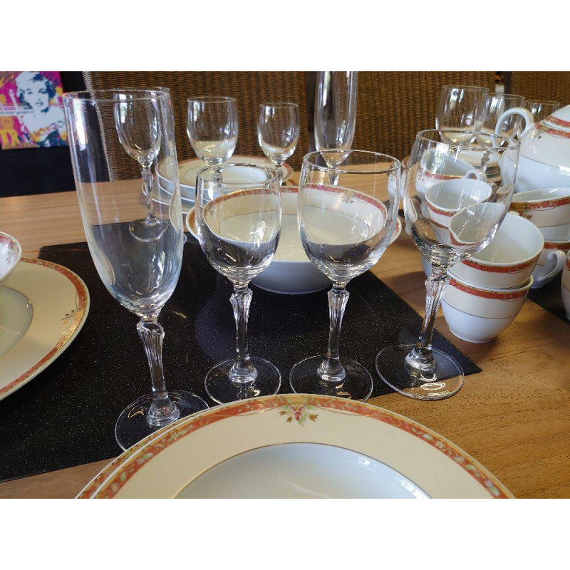 SERVICE DE 24 VERRES CRISTAL