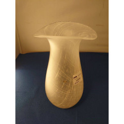 VASE OPALINE