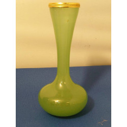 VASE OPALINE VERT