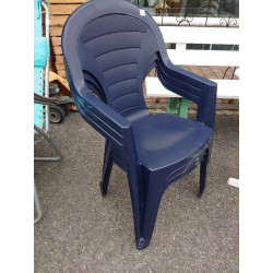 CHAISE PLASTIQUE