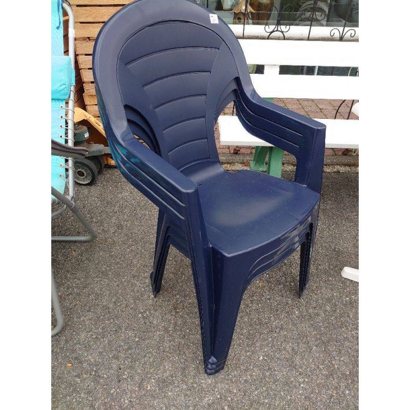 CHAISE PLASTIQUE