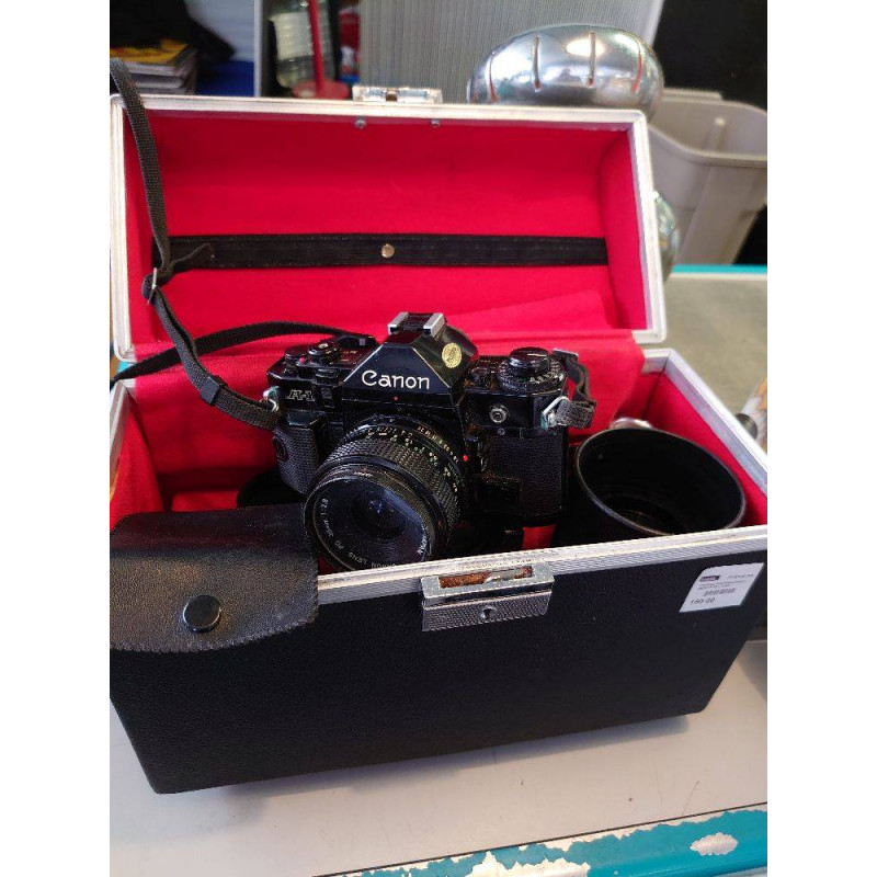 APPAREIL PHOTOS CANON + OBECTIF EN L ETAT 