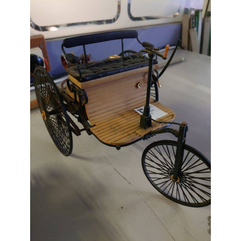 MODELES REDUITS VOITURE ANCIENNE