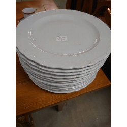 LOT DE 12 ASSIETTES BLANCHES