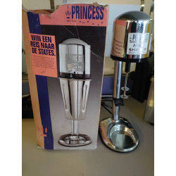 MILKSHAKE MAKER