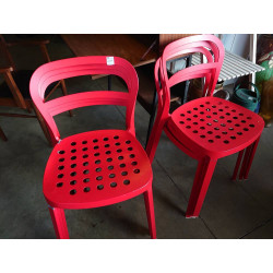 6 CHAISES ROUGES MTL EN L ETAT