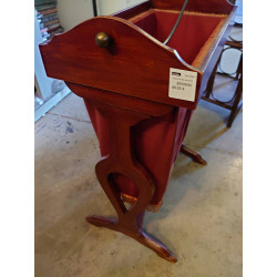 TRAVAILLEUSE ANCIENNE