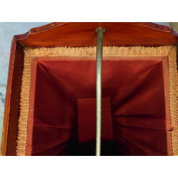 TRAVAILLEUSE ANCIENNE